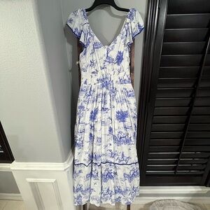 Umgee Blue And White Landscape Printed Maxi Dress in blue size Large